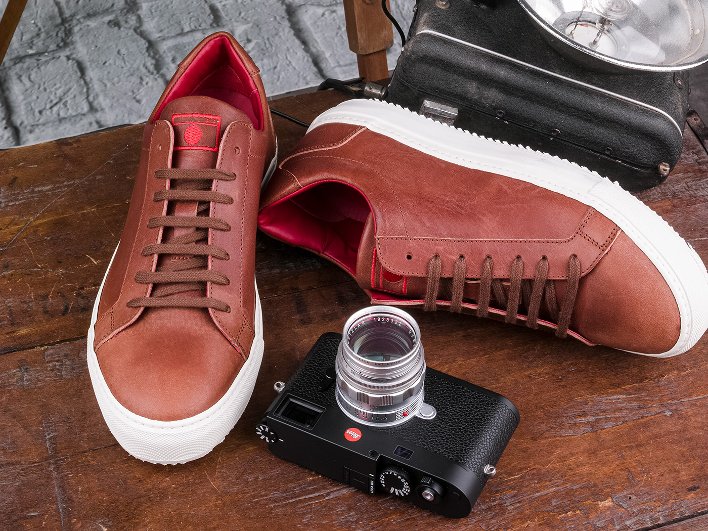 SNEAKERS STREET 01 WITH EMBOSSED SOLE STREET PHOTOGRAPHER
